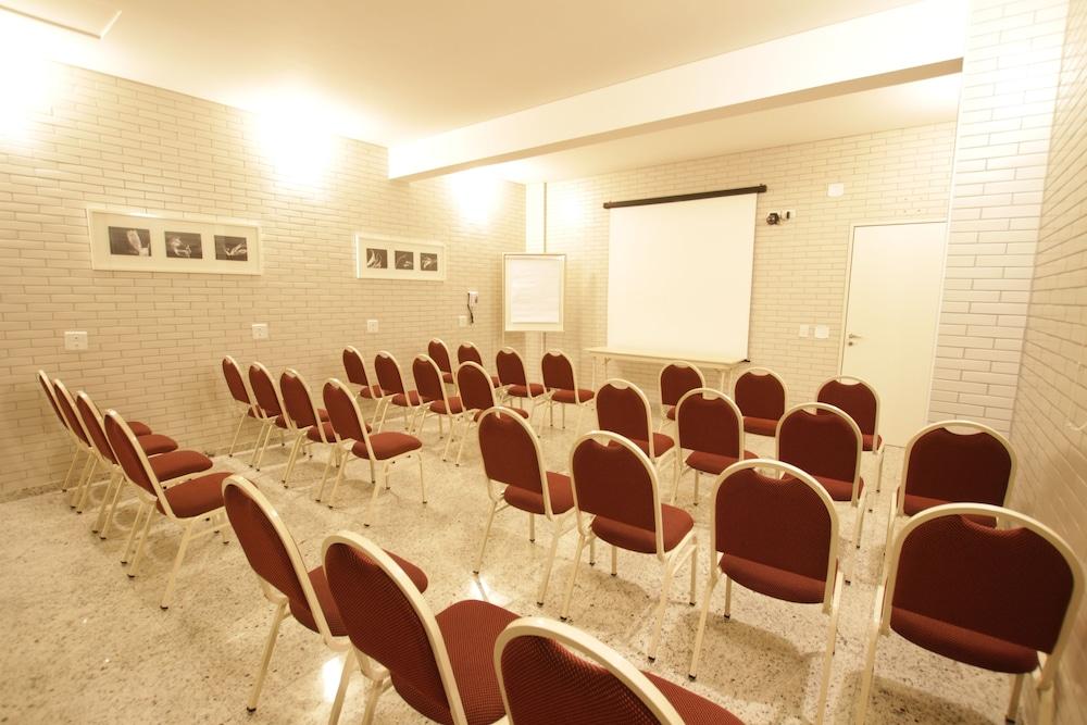 קוריטיבה Hotel Confiance Batel מראה חיצוני תמונה